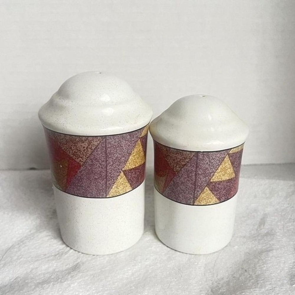 Unbranded Salt and Pepper Shakers Unisex OS White Excellent Geometric Pattern